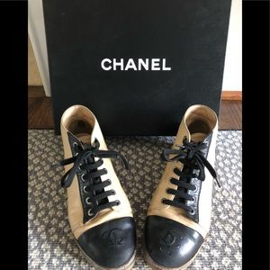 Authentic CHANEL lambskin sneakers - Size 36